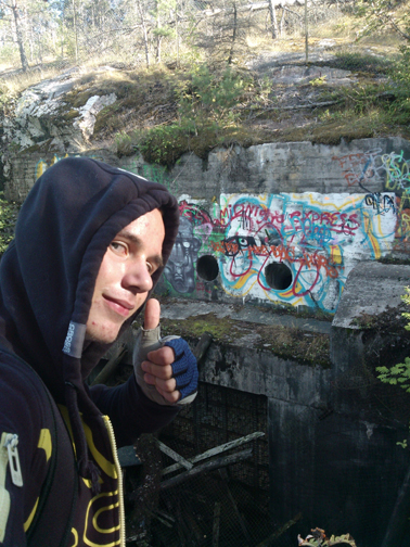 Thumbs up for a find! Photo by geocacher IJayZz