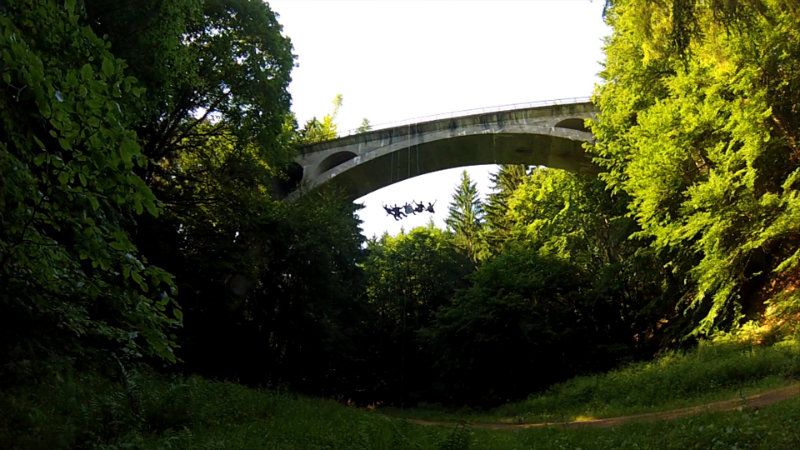 Multi-abseil! Photo by geocacher andine