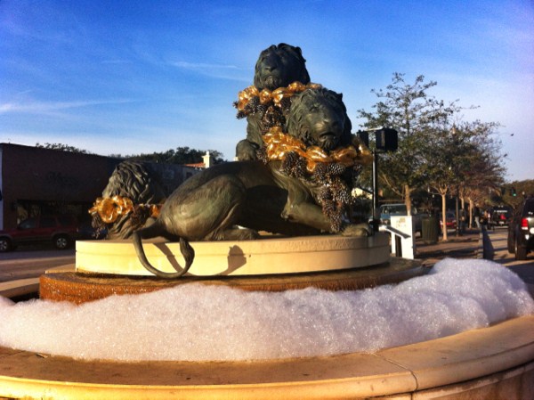 These fierce lions guard the geocache. Be sure not to wake them up! Photo by geocacher Altmans3 