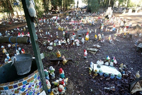 Gnomes EVERYWHERE! Photo by geocacher CassidyFamily 