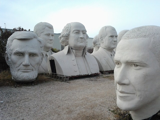 Just "head" over to this cache to meet these folks. Photo by geocacher ArdentEnthusiast 