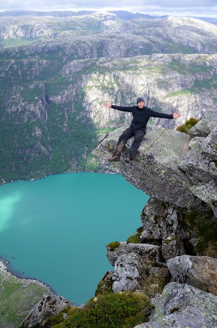 Sure, this looks like a great place to sit. Photo by geocacher HeideParkSoltau