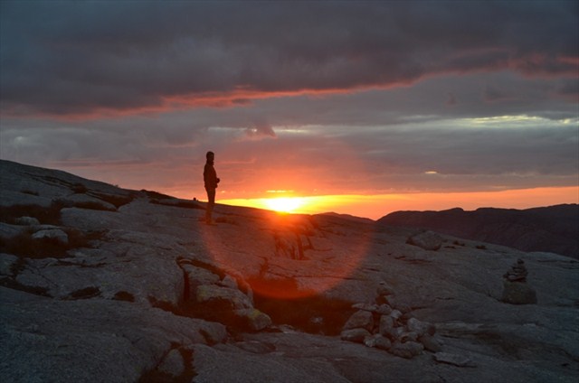 Amazing sunsets are the icing on top of this geocaching cake. Photo by geocacher dipledocus