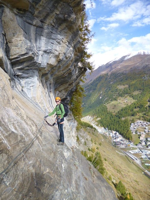Adrenaline = smiles. Photo by geocacher Die Berüchtigten