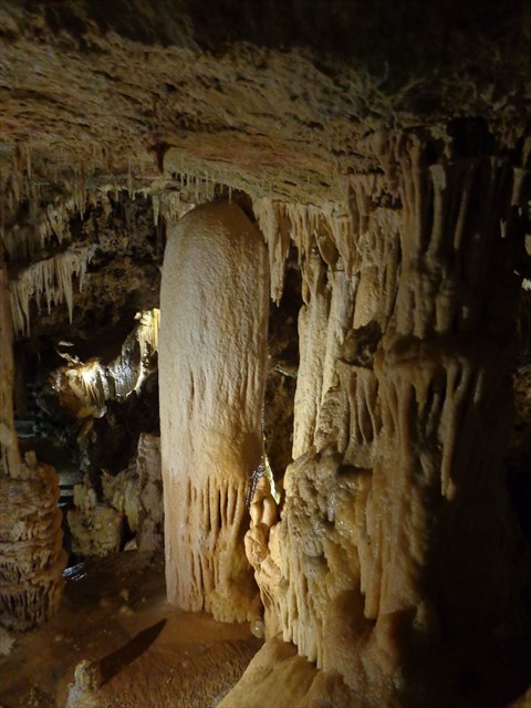 Stalactites and stalagmites.   Photo by geocacher ohjoy!