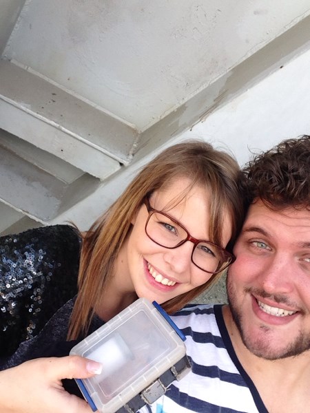 Two happy geocachers who avoided the muggles! Photo by fxpieltain