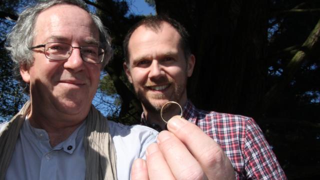 grace-facebook-il-retrouve-son-alliance