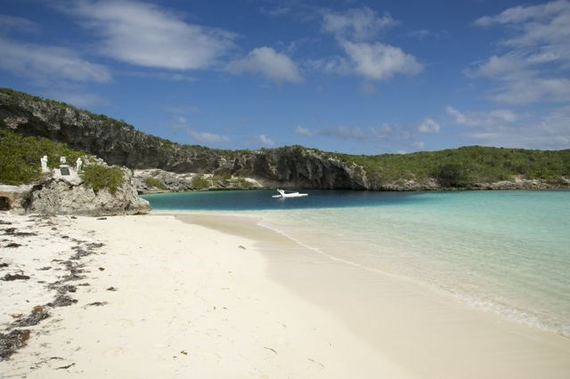 The blue hole from the beach. Photo by geocacher wiggerl der Bayer