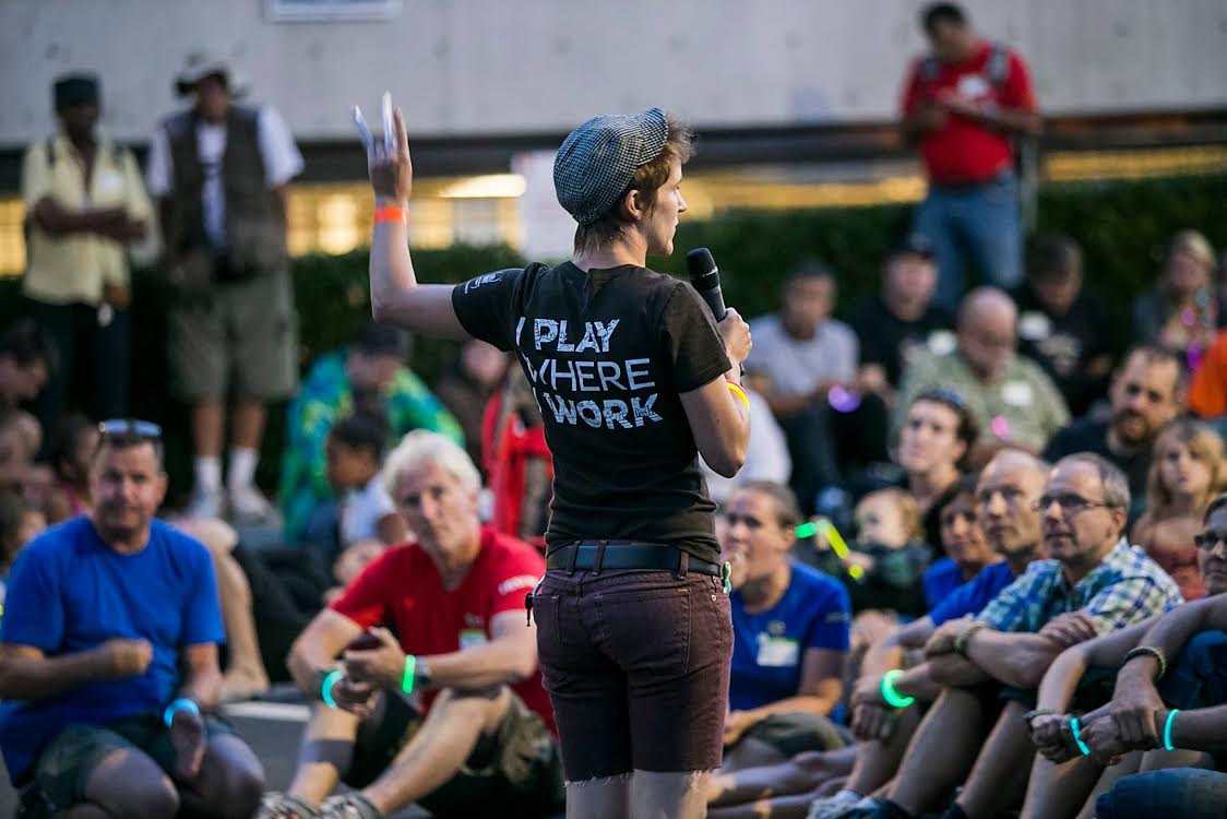 Reid hosting the Geocaching International Film Festival (GIFF)