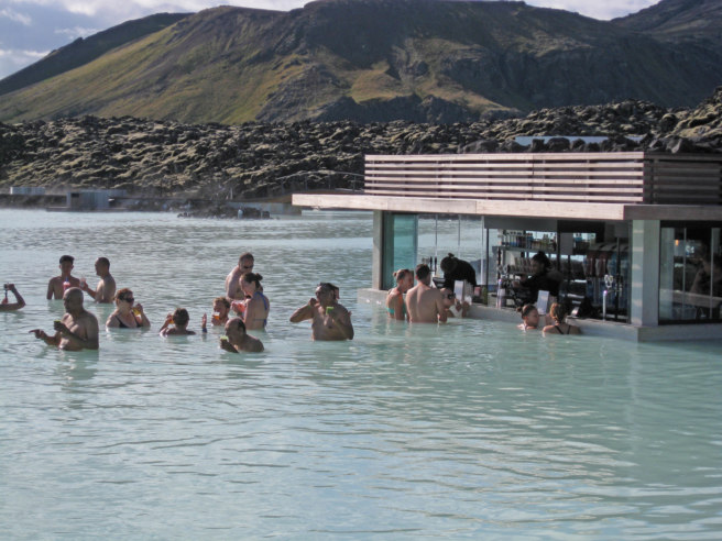 Now THAT'S a wet bar!